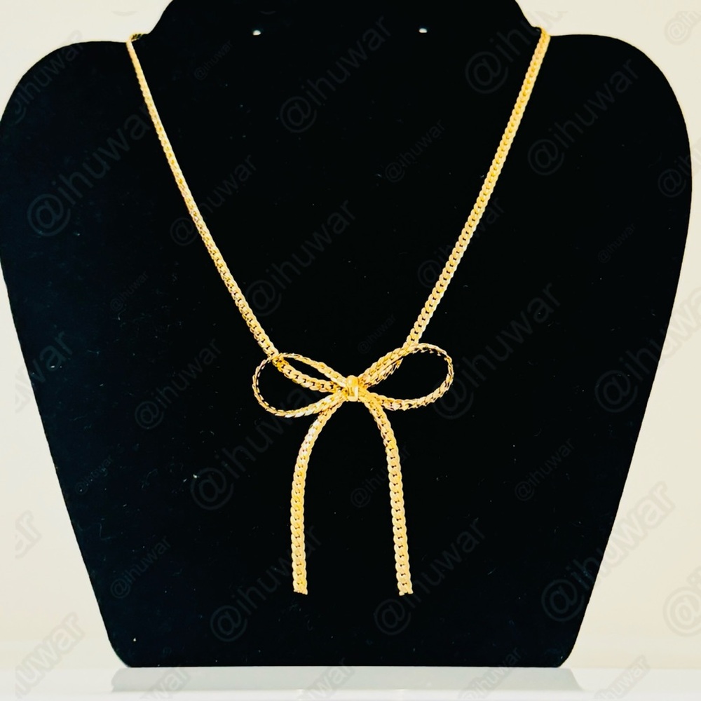 House of Harlow 1960 Gold Bow Necklace NIB